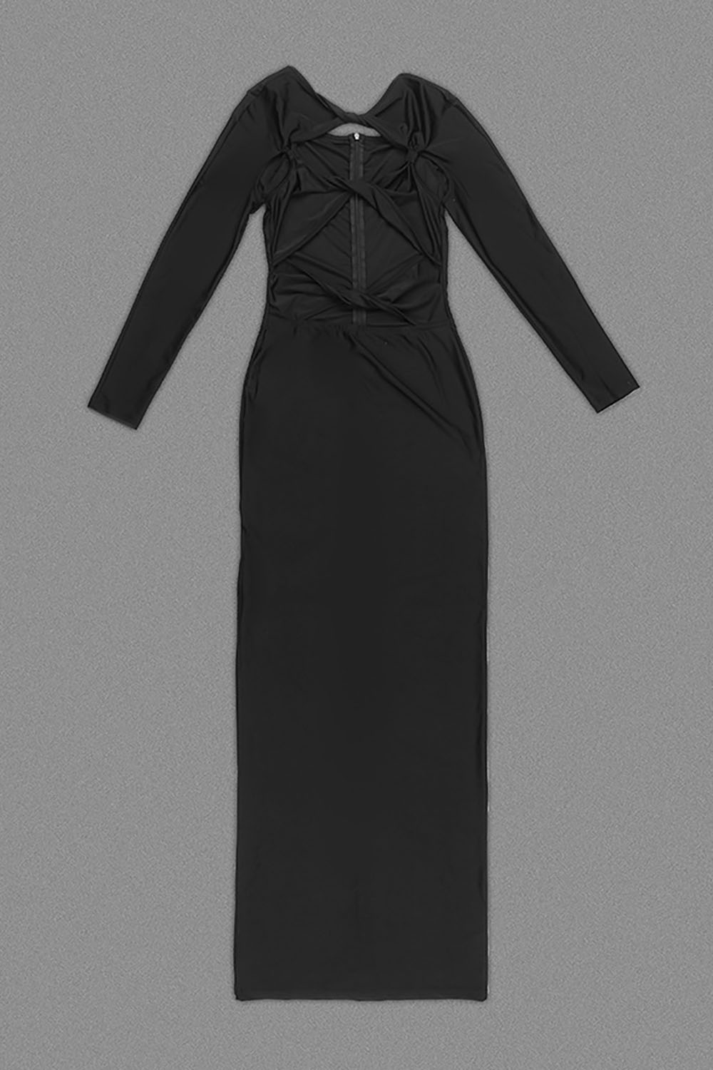 Robe longue noire à découpes et ornements