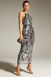 Robe ornée de sequins botaniques