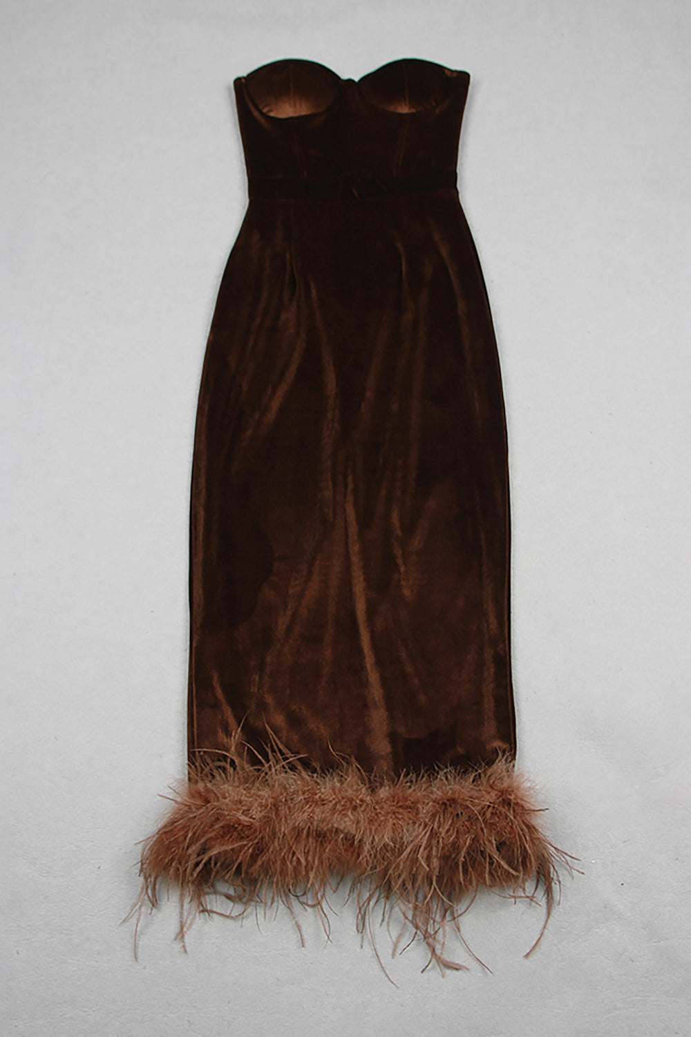 Robe mi-longue bustier sans bretelles à bordure en plumes