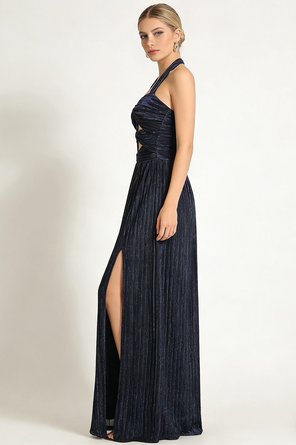 Halter-neck Ring-detail Pleated Maxi Dress