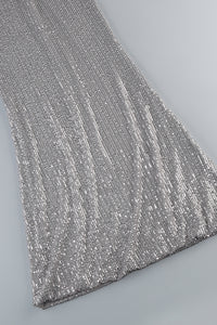 Robe longue à sequins et dos nu en gris