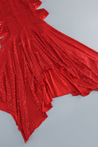 Vestido largo con abertura de cristal rojo