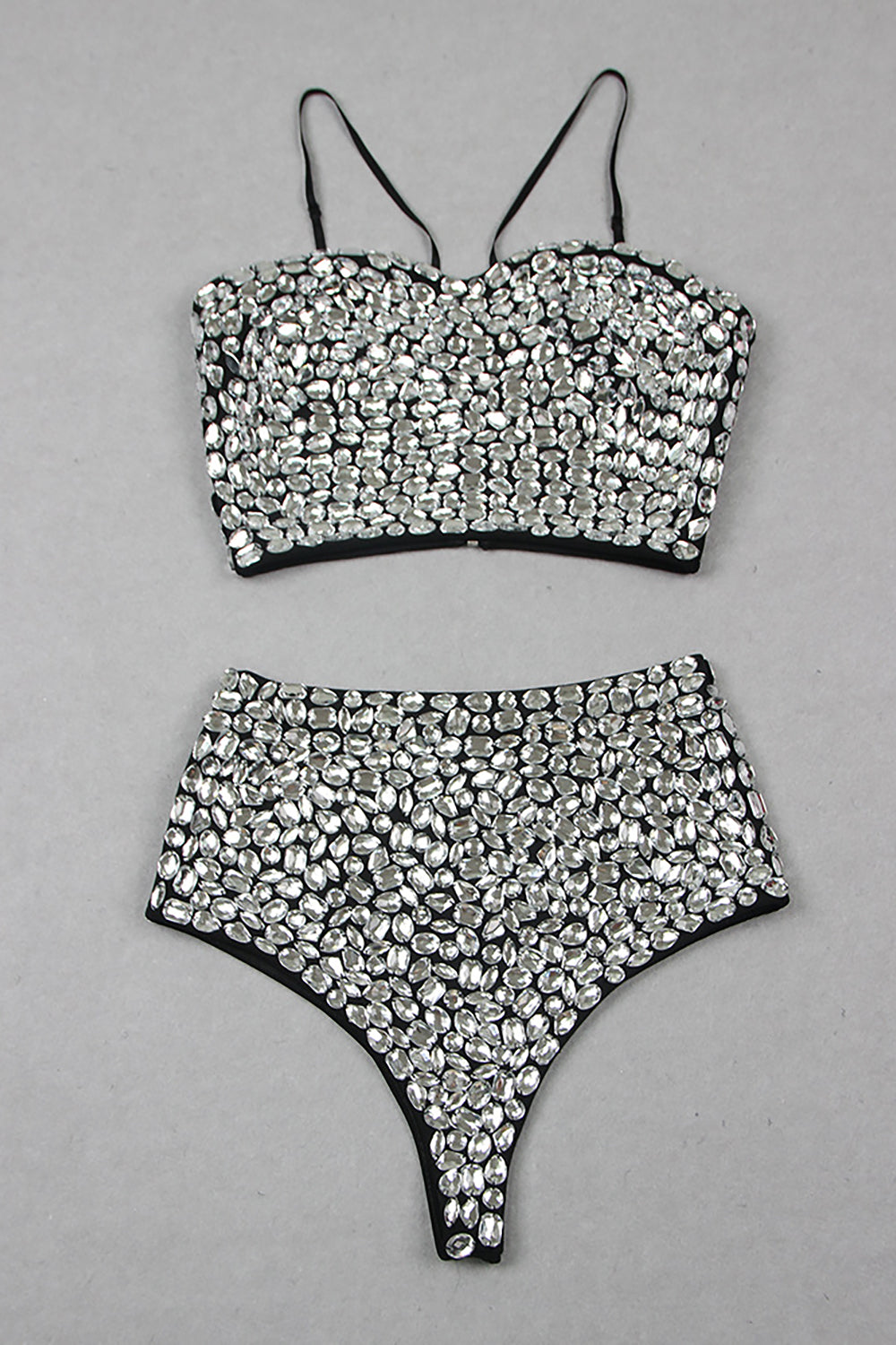 Soutien-gorge bustier strass, short taille haute et combinaison