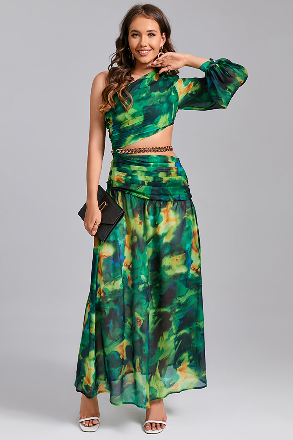 Vestido largo con corte irregular y estampado floral de un hombro inclinado en verde lavanda