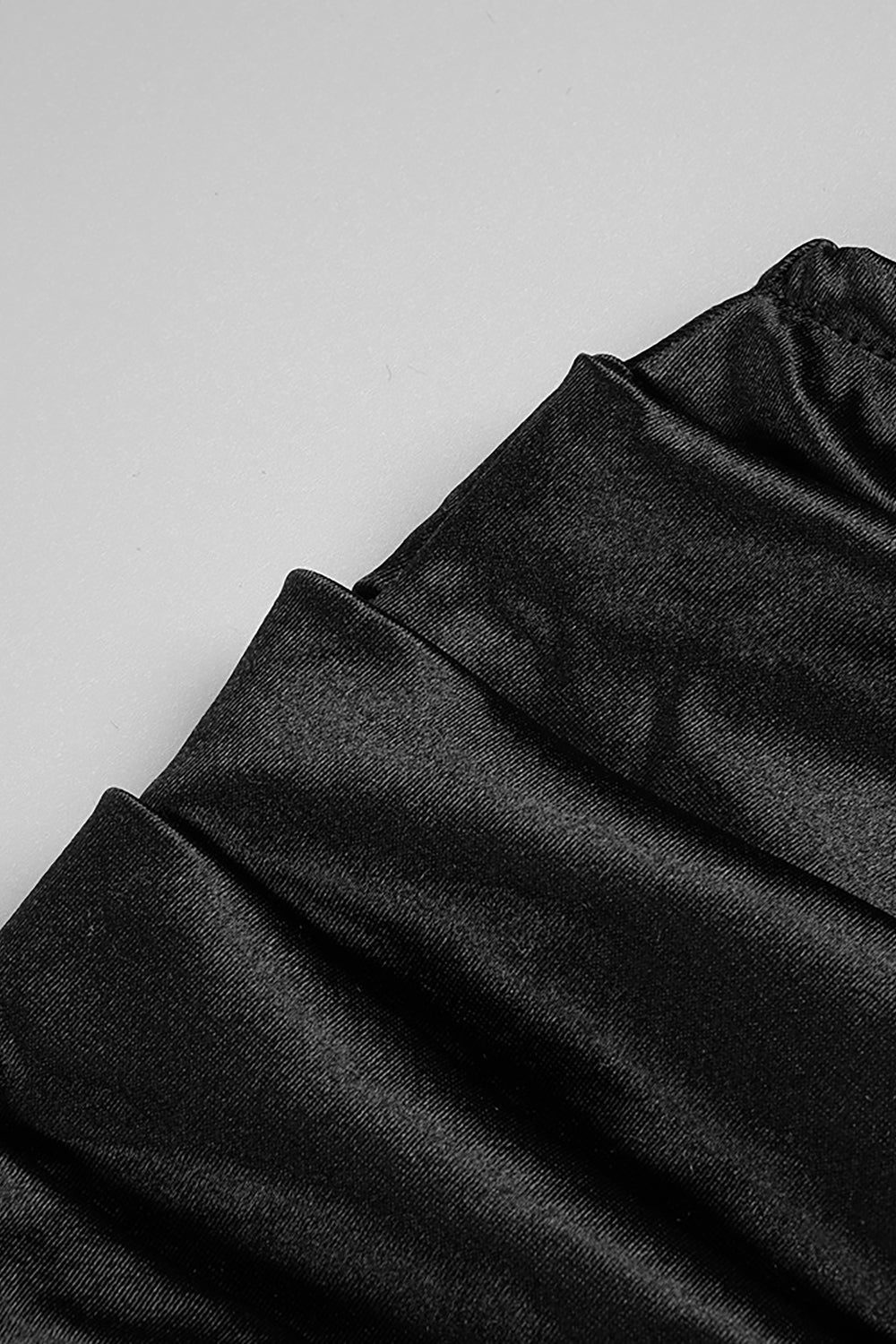 Robe de bandage en satin corset sans bretelles en noir