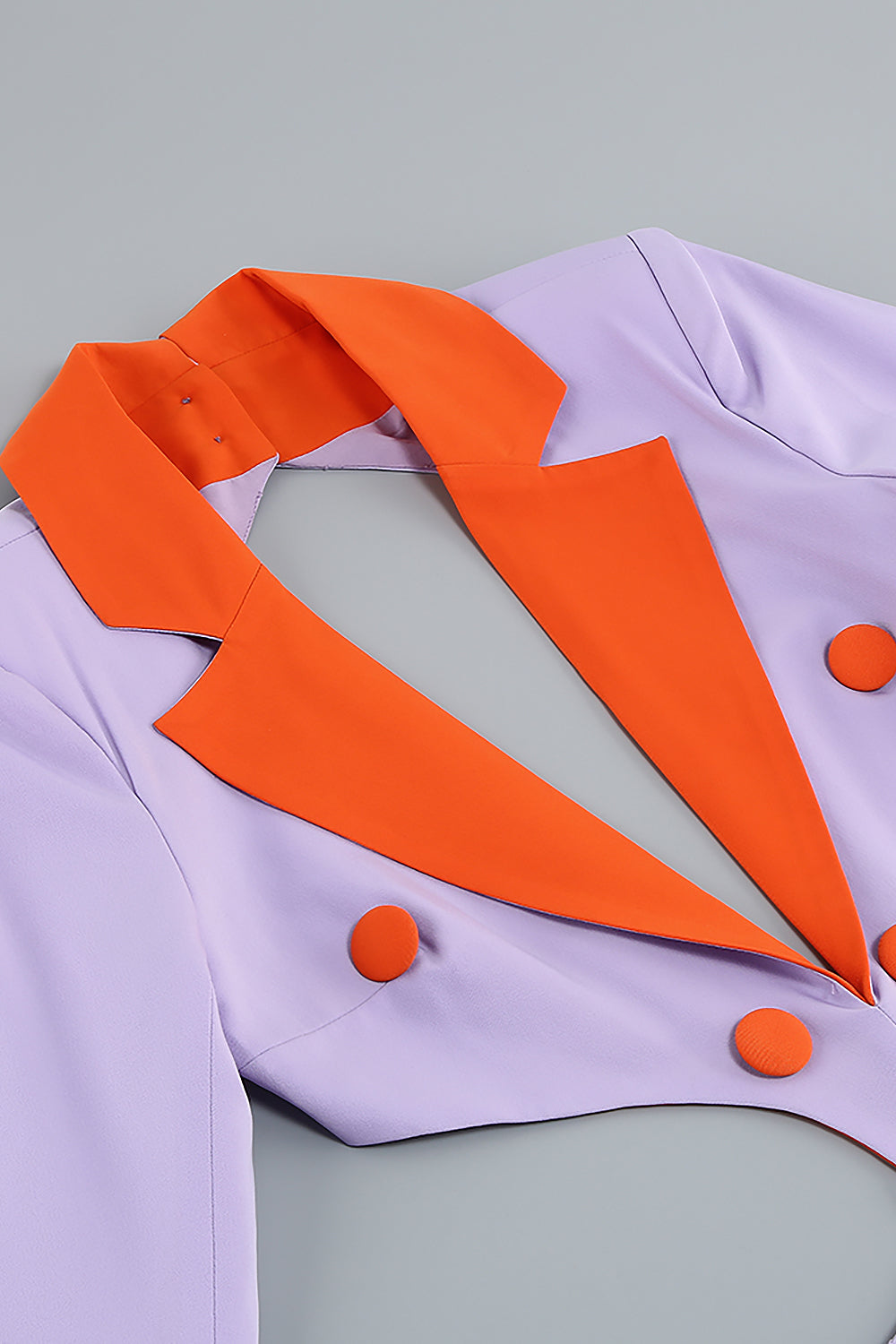Minivestido sin espalda con detalle recortado en lila y naranja