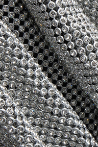 Robe corsetée noire à bandage licou avec cotte de mailles en cristal