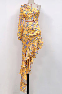 Robe longue asymétrique à volants imprimés à une épaule en jaune rouge lavande