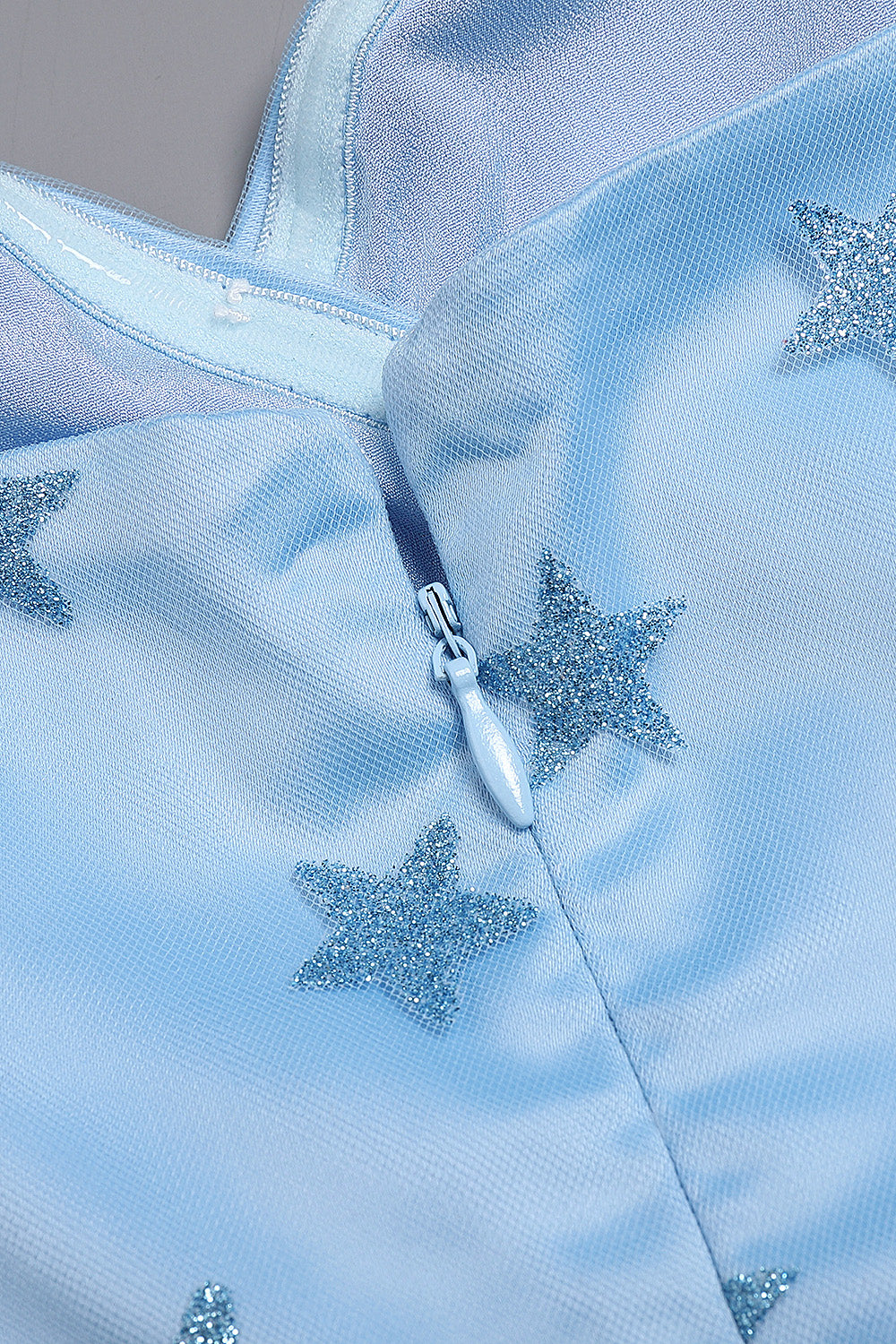Mini-robe ajustée drapée à manches bouffantes et imprimé pentagramme en bleu ciel