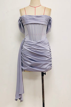 Robe corset drapée en satin violet à épaules dénudées
