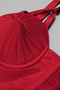 Mini-robe corset pyramidale rouge à bretelles spaghetti