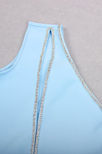 Mini robe bandage en cristal ajourée à une épaule en bleu ciel noir