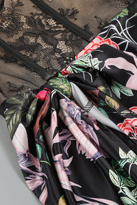 Minivestido negro de encaje drapeado con estampado floral y tirantes