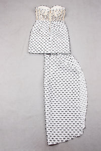 Mini-robe skinny sans bretelles à volants et nœud en blanc