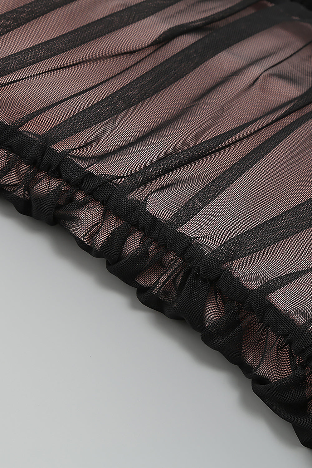 Robe midi moulante plissée sans bretelles en maille noire