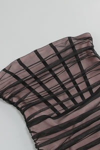 Robe midi moulante plissée sans bretelles en maille noire
