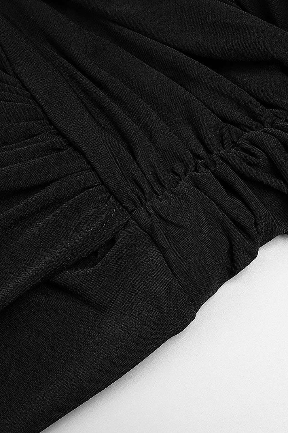 Robe froncée à bretelles et fente sur la cuisse, noire