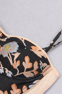 Mini-robe dos nu sans manches à imprimé floral et à bretelles en couleur de l'image