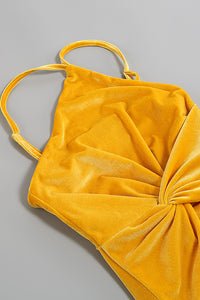 Robe midi à franges en velours à une épaule paréo en jaune
