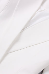 Vestido de traje cruzado con cuello en V de plumas blanco